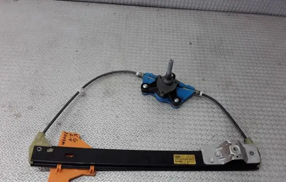 Rear door manual window regulator