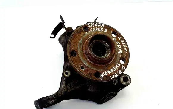 Front wheel hub