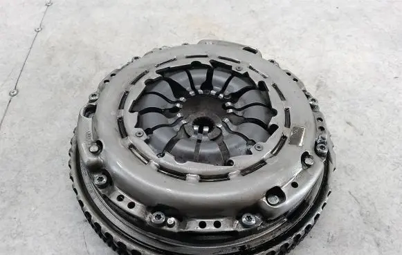 Renault Scenic III - Grand scenic III Dual mass flywheel 