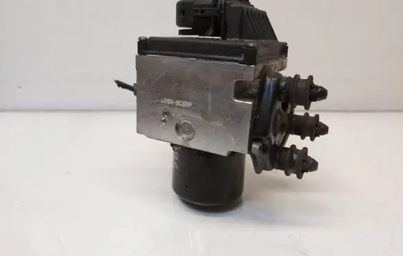 Volkswagen PASSAT B6 ABS Pump 3C0614095P