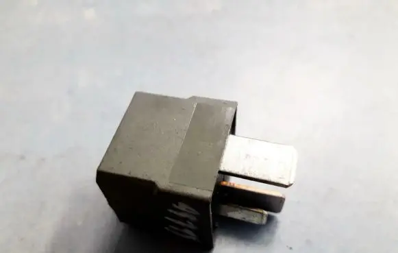 Mercedes-Benz E W211 Other relay A0025422619