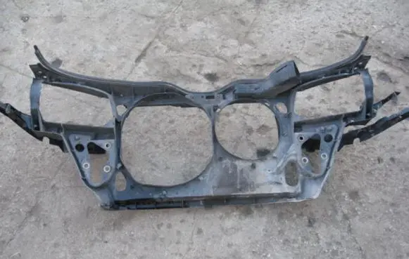Volkswagen PASSAT B5 Radiator support slam panel 3B0805594