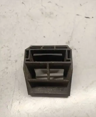 Radiator mount bracket
