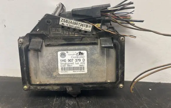 Volkswagen PASSAT B4 ABS control unit/module 1H0907379D B3U4L25151 3X4311