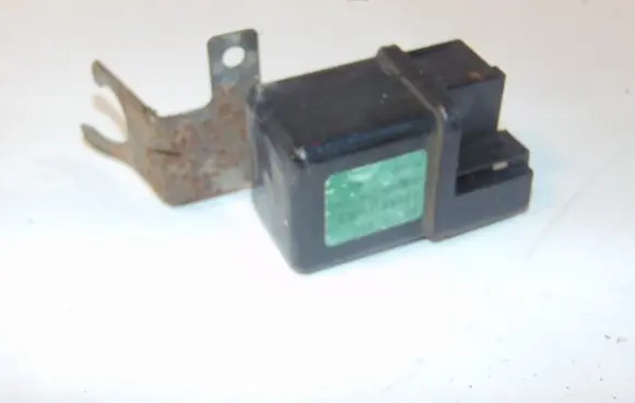 Infiniti QX4 Glow plug pre-heat relay 252300500 2523005U00 2523005U0A