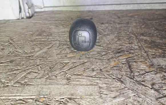 Opel Frontera A Gear lever shifter trim leather/knob