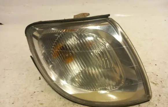 Hyundai Trajet Front indicator light