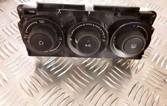 Peugeot 308 Climate control unit 69947013