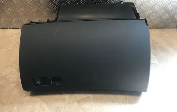Mercedes-Benz C W204 Glove box A2046803291