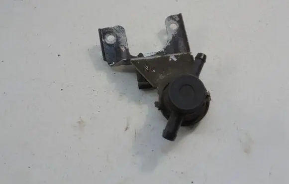 Volkswagen Polo III 6N 6N2 6NF Turbo system vacuum part 030103765