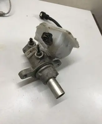 Peugeot 308 Master brake cylinder 0204051007