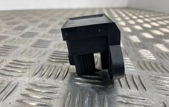 Ford Focus Fuel pump relay F1FA9D370 C95YV