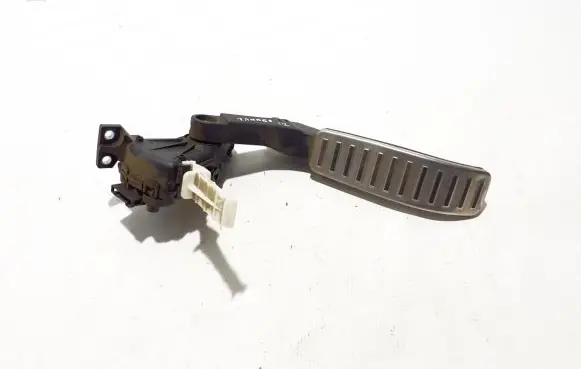 Volkswagen Touareg II Accelerator throttle pedal 7L0723507