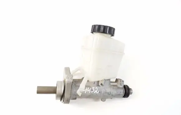Mercedes-Benz SLK R172 Master brake cylinder A1724300101