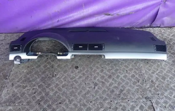 Audi A4 S4 B7 8E 8H Dashboard 