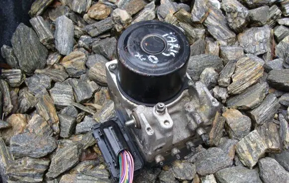 Toyota Yaris ABS Pump 4454052090 8954152520