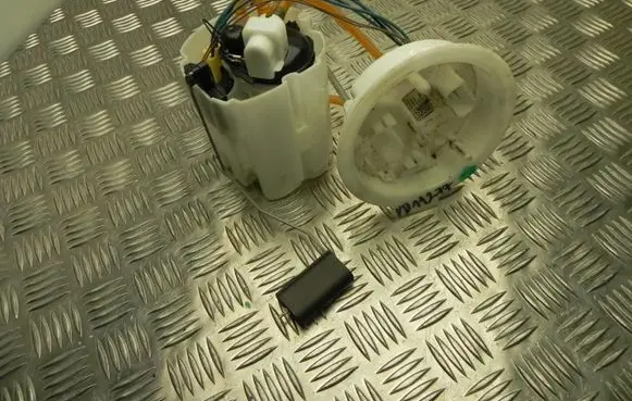 BMW X1 F48 F49 In-tank fuel pump 7300463 VD11277 DEFEKTAS