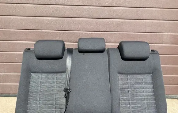 Volkswagen Golf V Second row seats 
