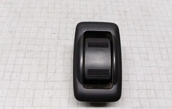 Mazda 626 Electric window control switch C8HD9565