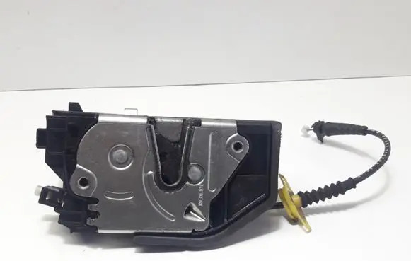 BMW X3 E83 Front door lock 7036168