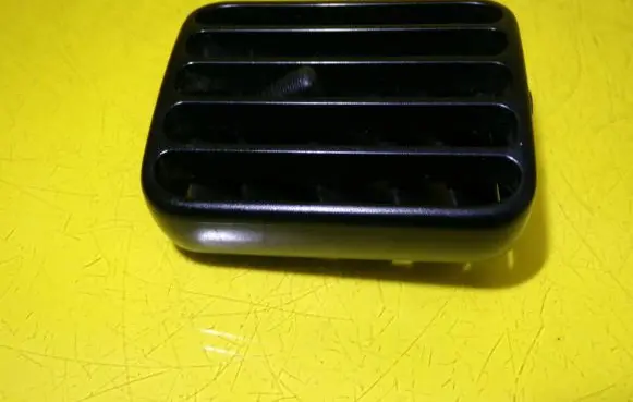 Suzuki Jimny Dashboard side air vent grill/cover trim 7363181A0