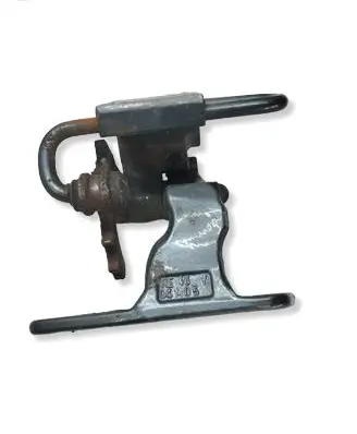 Volkswagen Multivan T5 Front door lower hinge 