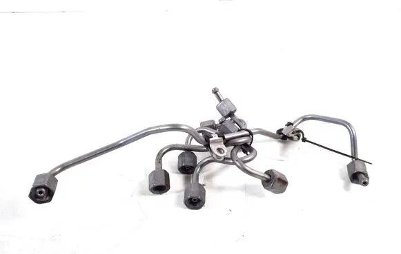 Mercedes-Benz GLC C253 Fuel injector supply line/pipe 