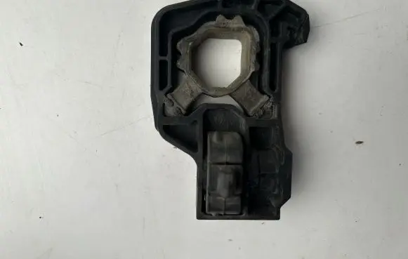 BMW 5 F10 F11 Radiator mount bracket P3652002