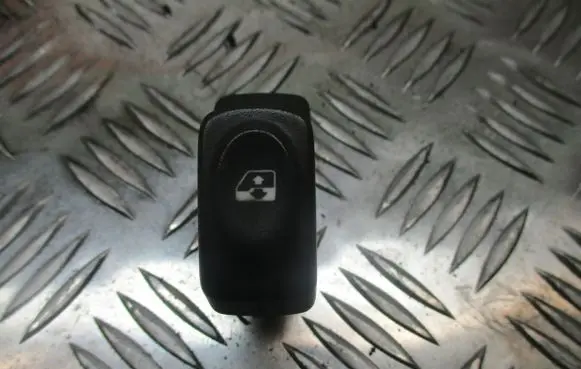 Renault Scenic I Quarter vent window switch 432963K