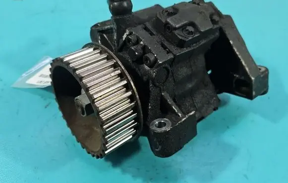 Renault Megane III Fuel injection high pressure pump 167008859R IMPRK1548341
