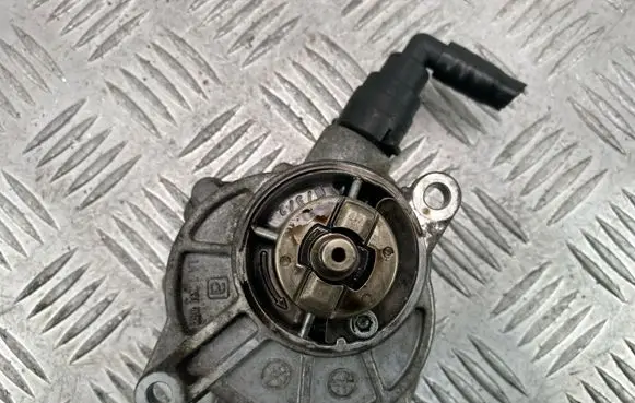 Mercedes-Benz C W204 Vacuum pump A6462300365