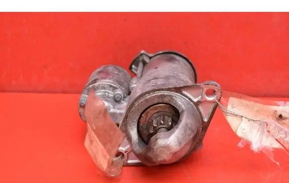 Opel Zafira C Starter motor 55576980