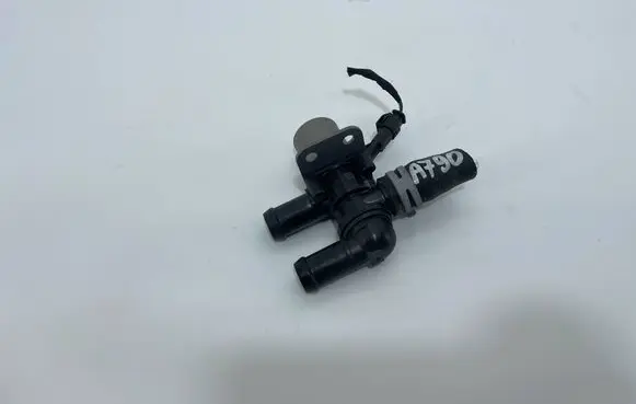 Volvo XC40 Coolant heater control valve 31684222
