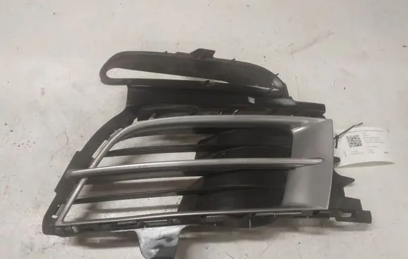 Mazda 6 Front bumper lower grill GAM650C21