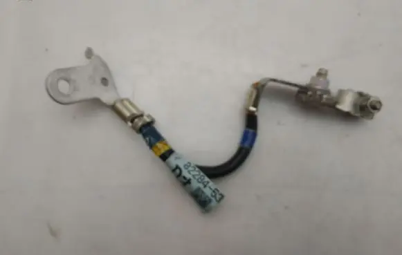 Lexus IS III XE30 Positive wiring loom 8228453050B