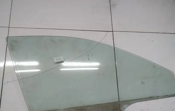 Mazda 6 Front door window glass four-door as2