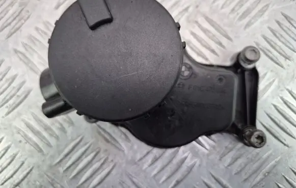 BMW X5 E70 Breather valve F01C470034