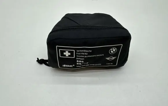 BMW 5 G30 G31 G38 First aid kit 7229149