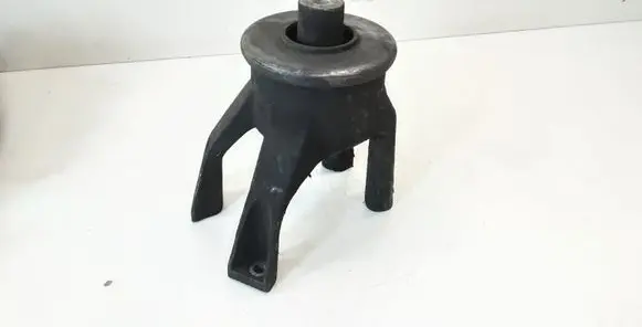 Volkswagen Transporter - Caravelle T5 Engine mount bracket 7H0199849AT