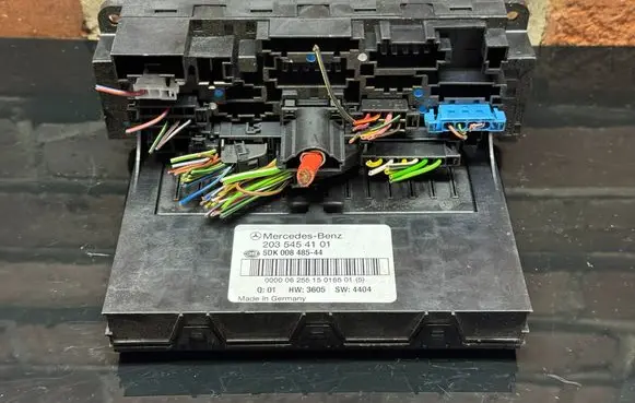 Mercedes-Benz C W203 Fuse module 2035454101 5DK00848544