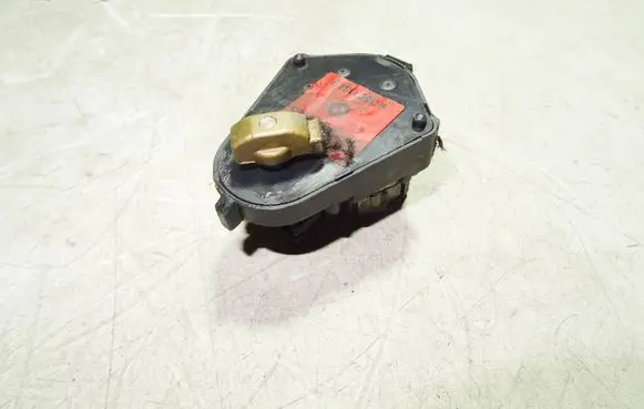 BMW 8 E31 Air flap motor/actuator 83500819 64118350081 8350081