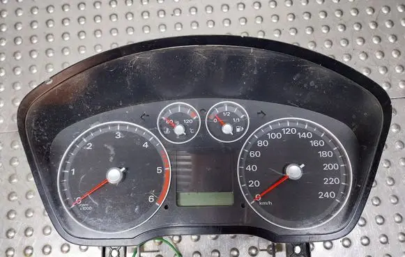 Ford Focus Speedometer (instrument cluster) S26380763 3M5F10841B