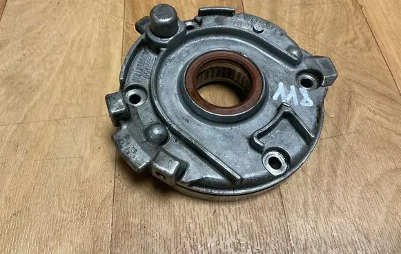 Volvo V70 Oil pump 30777092