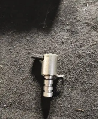 Audi A4 S4 B9 Oil pressure sensor 06k115243l