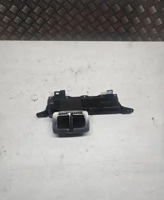 Toyota RAV 4 (XA40) Dash center air vent grill 4556642010 4556642011