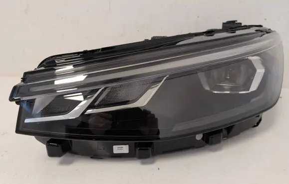 Volkswagen PASSAT B9 Headlight/headlamp 3J1941005
