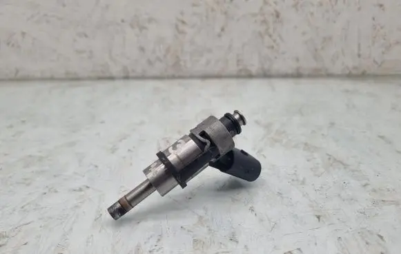 Audi A3 S3 8P Fuel injector 06D133036D