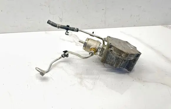 Audi A5 8T 8F Vacuum pump 06J145100G 00553 110911