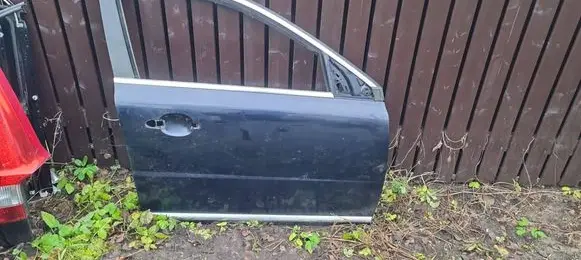 Volvo V70 Front door