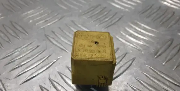Mercedes-Benz Vito Viano W639 Other relay A0025421419